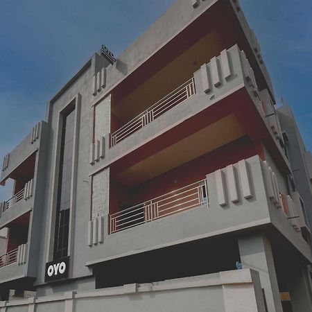 Hotel O Casa Midland Бхубанешвар Екстериор снимка